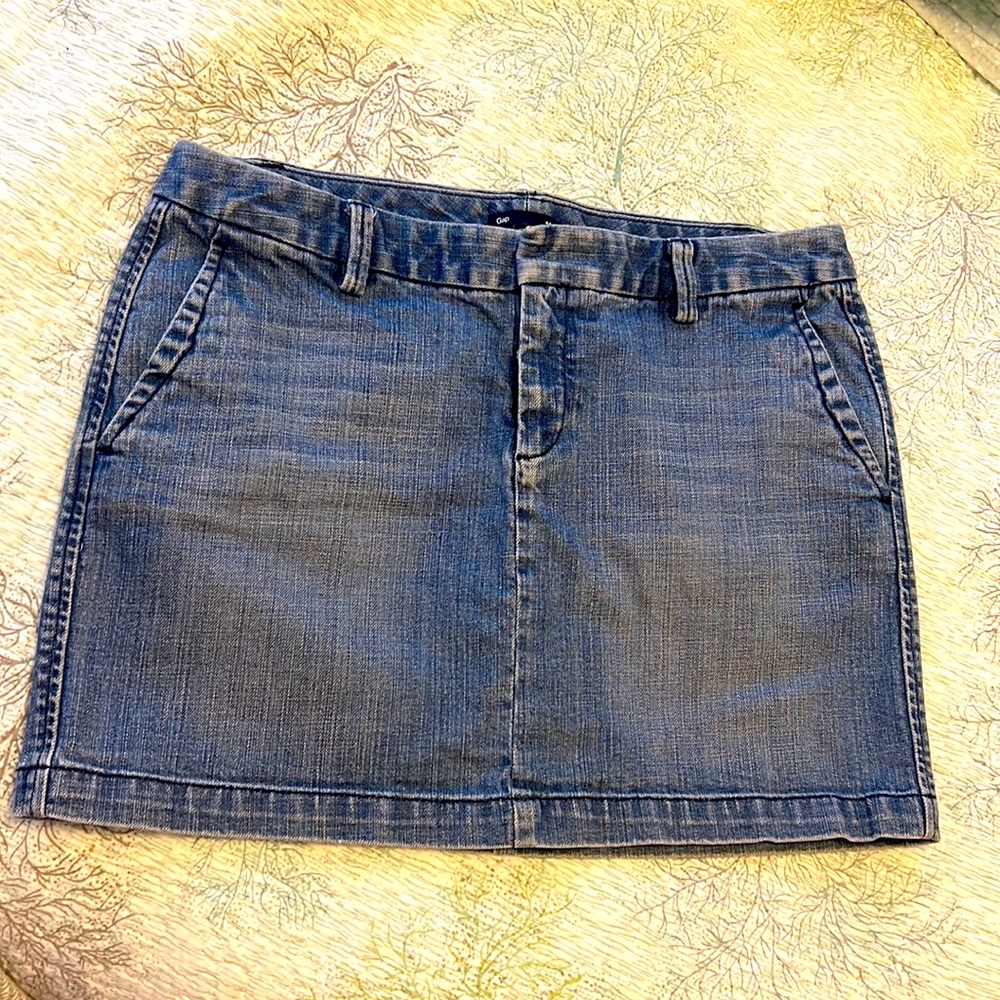 GAP size 8 denim skirt
